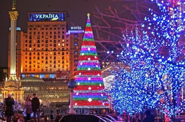 Якими були головні новорічні ялинки України останні 11 років. ФОТО