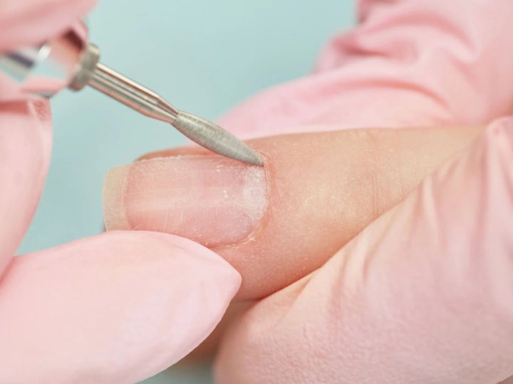 Якою фрезою краще прибирати кутикулу?