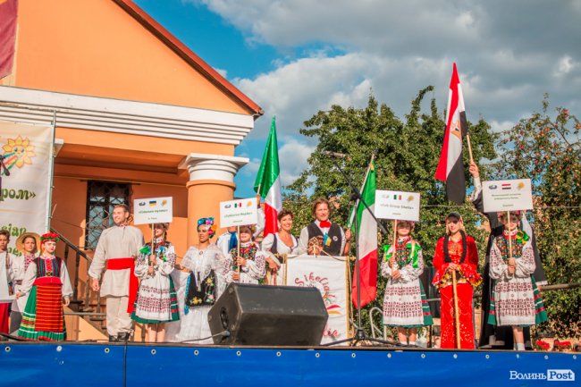 Від Мексики до Індії: грандіозний міжнародний фестиваль стартував у Луцьку. ФОТО