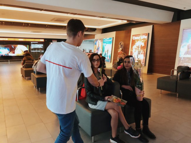 У луцькому «Промені» до свята дарували приємності. ФОТО*