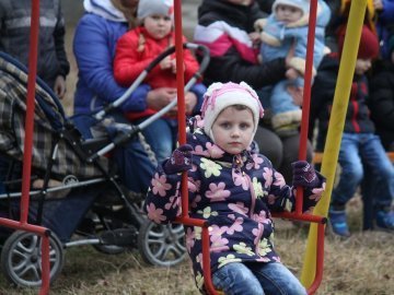 У волинському селі відкрили новий дитячий майданчик