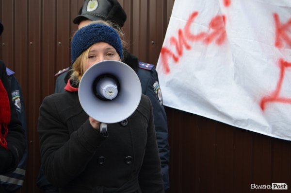 У Луцьку спалили «труну Партії регіонів». ФОТО. ВІДЕО