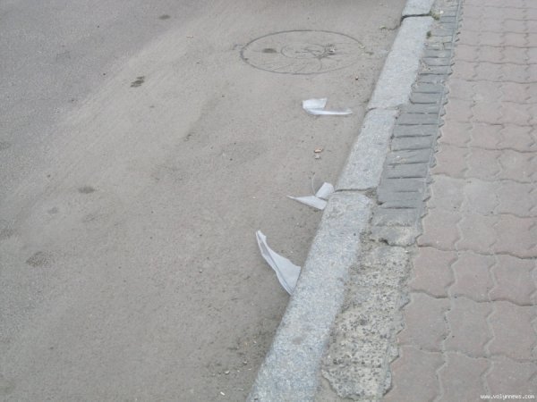 На проспекті Волі в Луцьку зіткнулися маршрутка і легковик. ФОТО