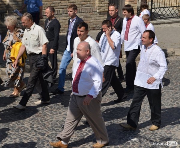 Опозиція на марші: у Луцьку влаштували протестну ходу. ФОТО 