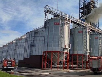 Пожежа на волинському агропідприємстві: згоріло 5 тонн насіння