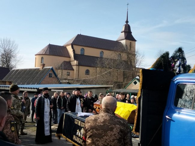 Волиняни провели в останню путь Героя Олександра Ханова