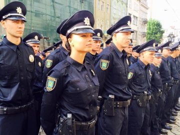 Етапи створення в містах України нової поліції: зарплати та дати