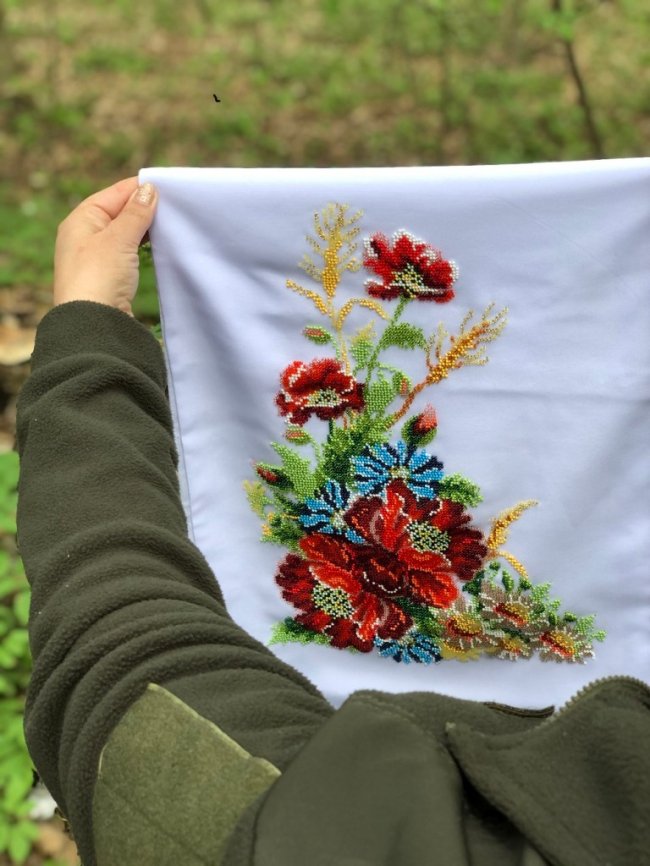 Ікони, картини, сорочки: головний лісничий у Володимирі-Волинському дивує своїми вишивками