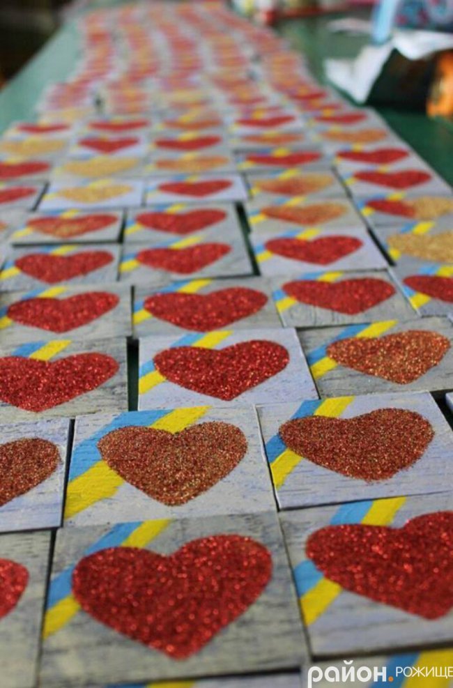 Юні волиняни передали святкові гостинці дітям на Донеччину