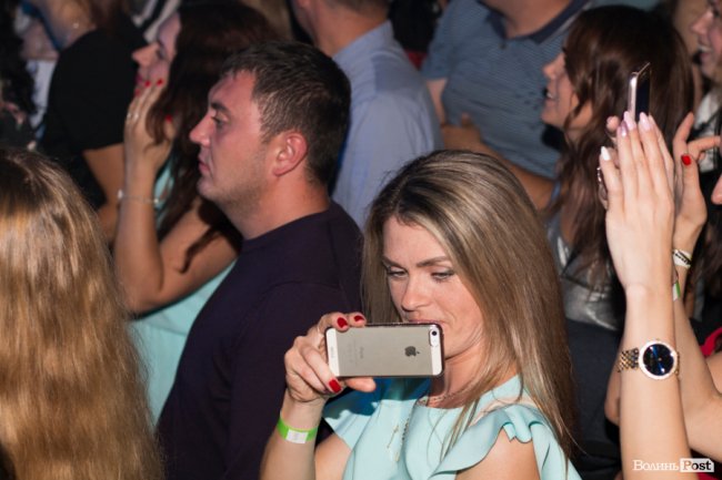 У луцькій «Опері» відгримів концерт Макса Барських. ФОТОРЕПОРТАЖ