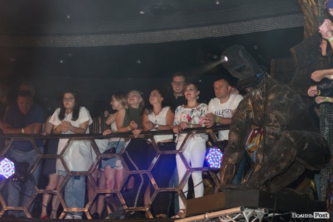 У луцькій «Опері» відгримів концерт Макса Барських. ФОТОРЕПОРТАЖ