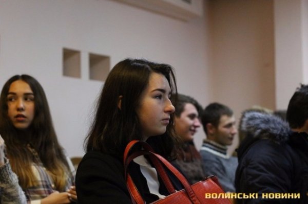 Однокласники постраждалого на Дубнівській зібрали 6 тисяч 