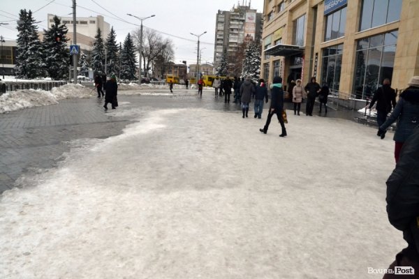Фото снігового ранку в Луцьку