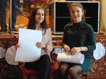 Студенти Рожищенського коледжу влаштували новорічний концерт