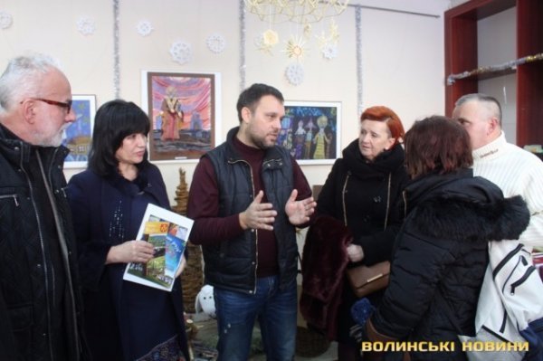 Польські митці привезли подарунки для дітей волинських воїнів