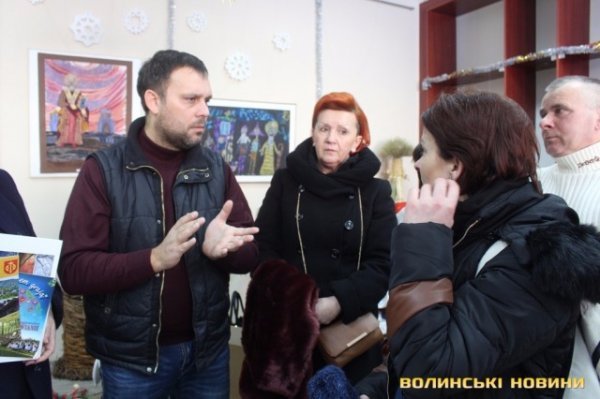 Польські митці привезли подарунки для дітей волинських воїнів