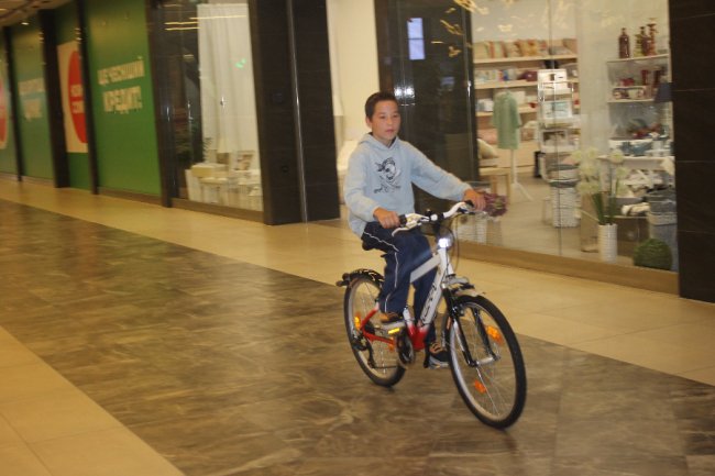 Подарунки, сюрпризи та розваги: в «ПортCity» вітали сина бійця 