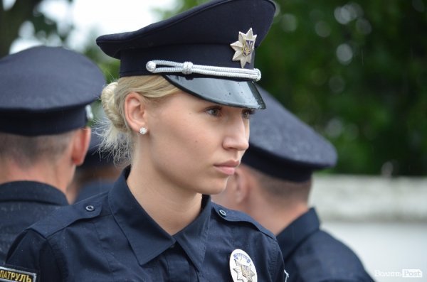 У Луцьку поліцейські отримали нові погони і звання. ФОТО