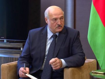 Син Лукашенка і чиновники: список санкцій України проти Білорусі