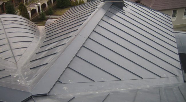 Красива покрівля для будинку: який матеріал вибрати?*