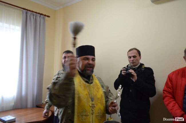 Разом зможемо все: у Луцьку відкрили оновлений центр допомоги атовцям