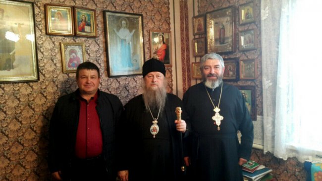 У селі на Волині прихильники УПЦ (МП) моляться у будинку. ФОТО