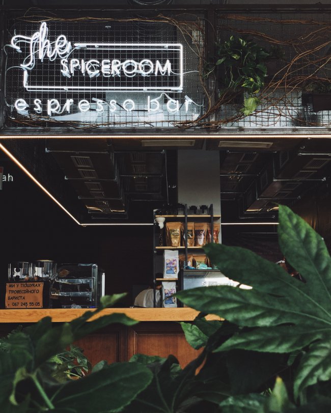 Який тепер фудкорт «Променя» і коли відкриють терасу. ФОТО* 