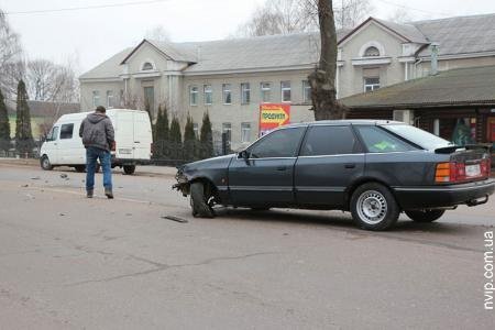 Аварія на Волині: винуватець втік з місця події. ФОТО. ВІДЕО