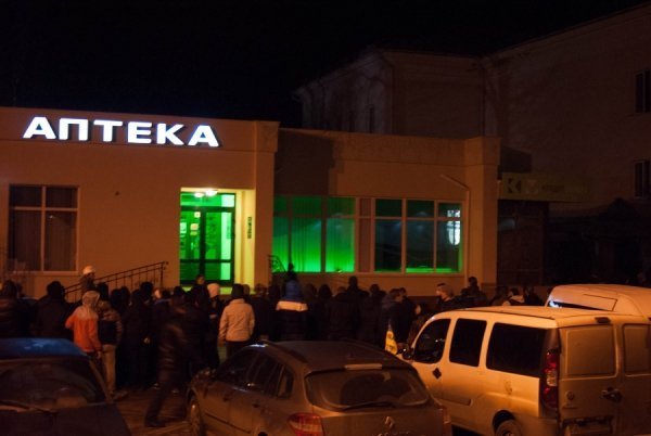 Фото нічного бунту в Луцьку