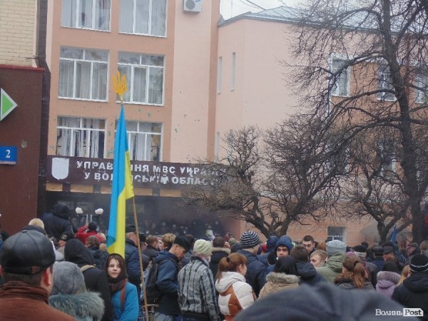 «Бойові дії» у центрі Луцька. ФОТО