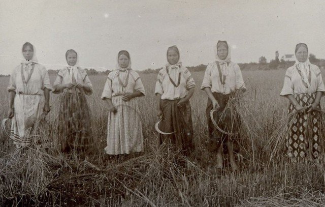 Опублікували раритетні фото мешканців селища Любешів