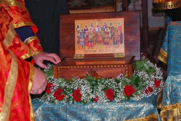 У Луцьк привезли мощі святих воїнів. ФОТО