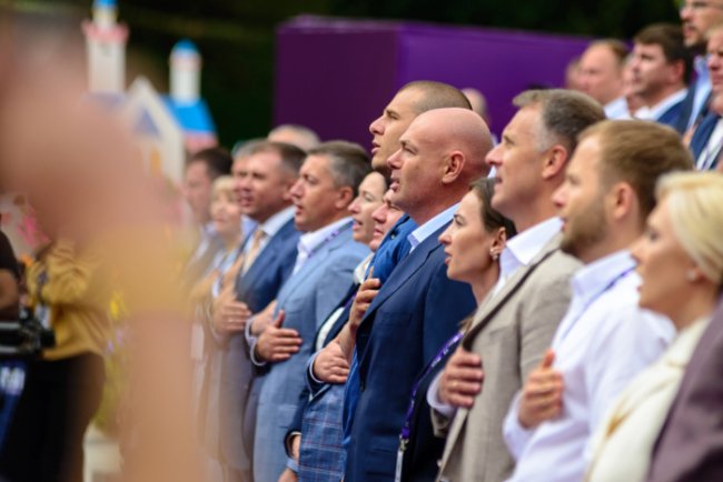 «Ми об’єдналися, щоб помирити українців»: найцікавіше з виступу Ігоря Палиці на з’їзді партії «ЗА Майбутнє»