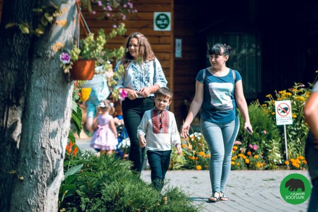 Як у Луцькому зоопарку розважалися школярі. ФОТО