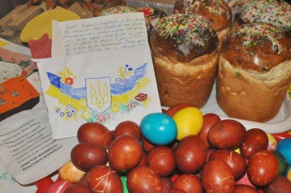 Радісно та з молитвою: як українські військові святкують Великдень на передовій. ФОТО