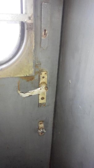 «Щоб як на нарах»: мережу обурив стан сезонного потяга «Одеса–Ковель». ФОТО