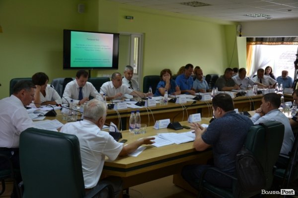 У Луцьку депутата ледь не «попросили» із засідання виконкому.ФОТО