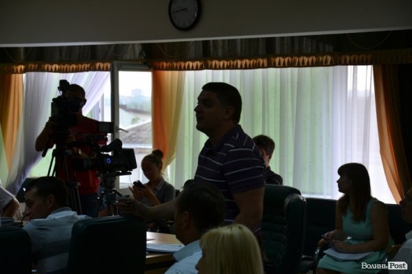 У Луцьку депутата ледь не «попросили» із засідання виконкому.ФОТО