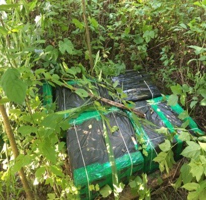 Контрабандисти намагалися через річку переправити цигарки до Польщі