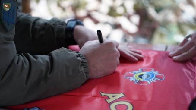 Артилеристи 14 ОМБР отримали мотиваційний прапор. ФОТО