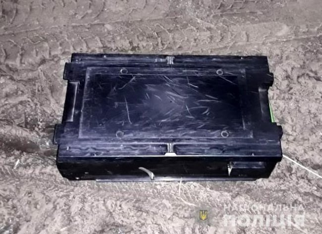 На Волині вночі розпиляли банкомат і «сперли» півмільйона гривень. ФОТО