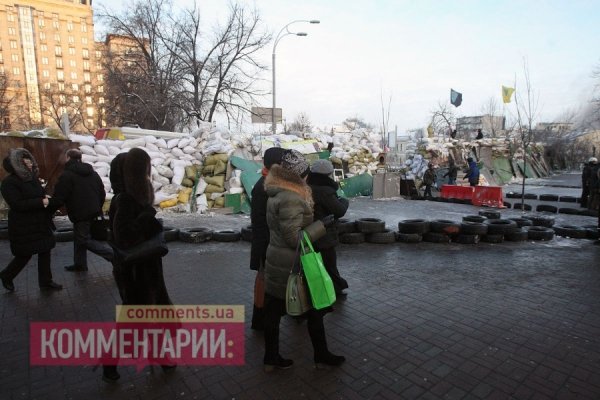 Світанок: барикади у Києві. ФОТО