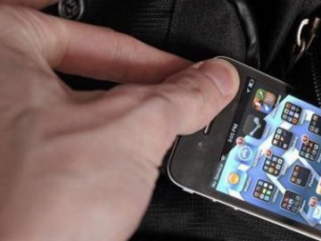 У Луцьку розшукують викрадача мобілки