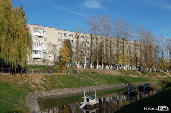 Переполох у луцькому гуртожитку: дим налякав сусідів. ФОТО