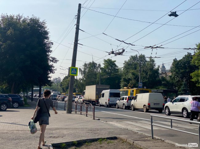 У Луцьку на вулиці Глушець – аварія: збили мотоцикліста. ОНОВЛЕНО