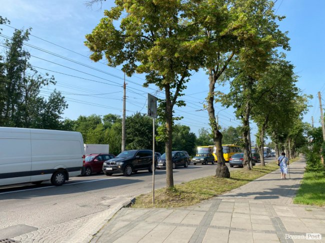 У Луцьку на вулиці Глушець – аварія: збили мотоцикліста. ОНОВЛЕНО