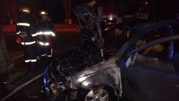 У Луцьку вночі згорів автомобіль помічника голови апеляційного суду. ФОТО