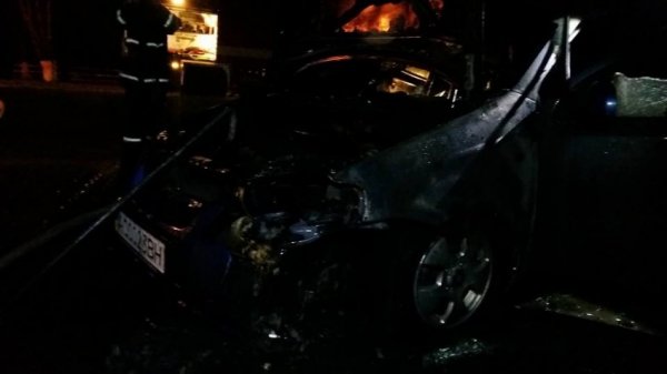 У Луцьку вночі згорів автомобіль помічника голови апеляційного суду. ФОТО
