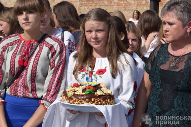 Першокурсників Луцького педколеджу посвятили у студенти. ФОТО