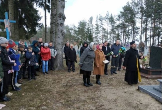 У селі на Волині помолилися за Героя Небесної Сотні
